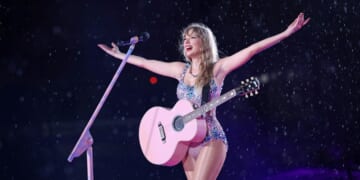 Taylor Swift Sings 'Bigger Than the Whole Sky' After Fan's Death