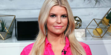 Jessica Simpson hits 6 years sober with photo of day she quit