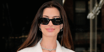 Anne Hathaway Proves Cargo Pants Can Be Super Chic