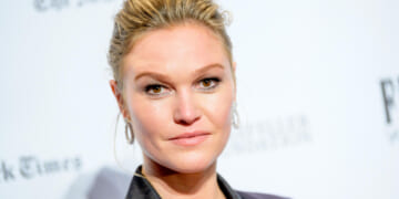 Julia Stiles, 42, recreates iconic scene from teen comedy '10 Things I Hate About You'