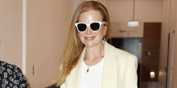 See Nicole Kidman's Latest White T-Shirt Airport Outfit
