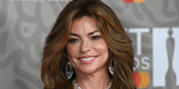 Shania Twain Gifts This Drunk Elephant Face Oil for Christmas