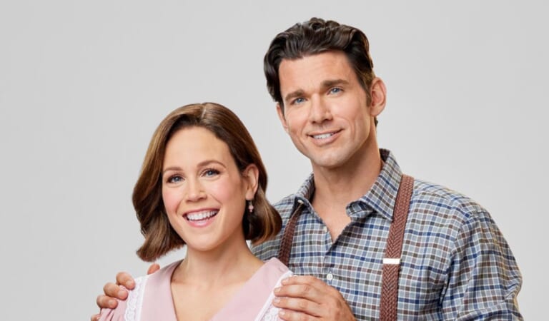 When Calls the Heart’s Erin Krakow Teases Elizabeth and Nathan Romance